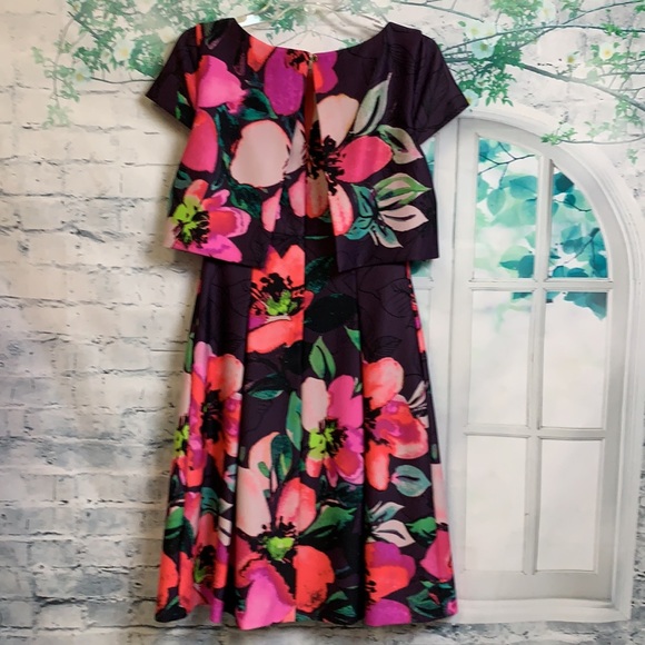 Vince Camuto - Picture 2 of 8